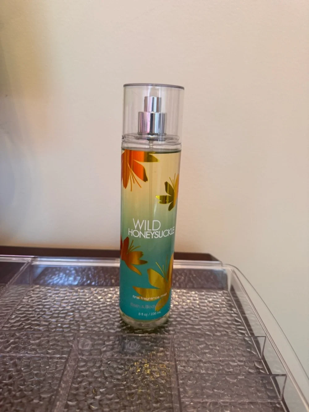 Bath & Body Works Wild Honeysuckle - Picture 2 of 5